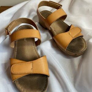 Cat & Jack‎ Girl’s Tan Leather Sandals with Adjustable Straps, Size 1